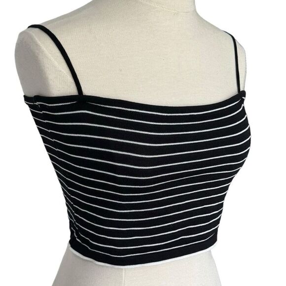 🔥4/$25 Black White Tank Crop Top Women’s Size M/L - Picture 1 of 6